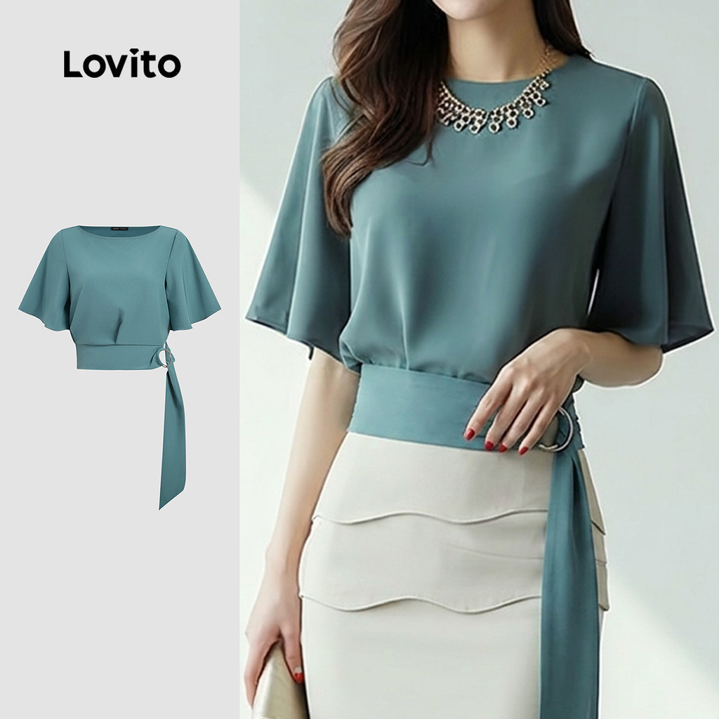 Lovito เสื้อเบลาส์ลําลองหัวเข็มขัดโลหะ สีเขียวสําหรับผู้หญิง เกาหลี อินเทรนด์ LK4AD091