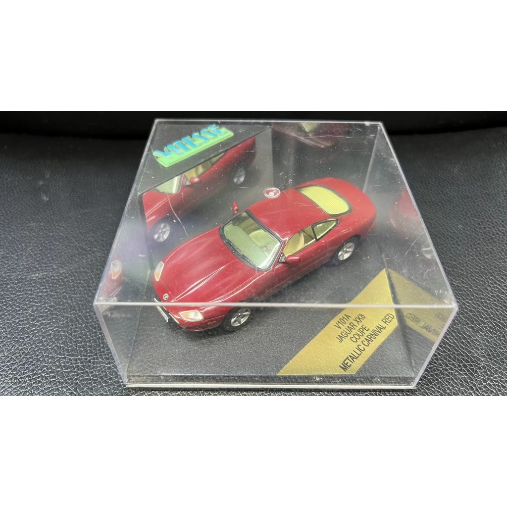 [สต๊อกพร้อม] Vitesse 1: 43 Jaguar XK8 Coupe Sports Car Model, Metal Carnival Red Body with Beige Int