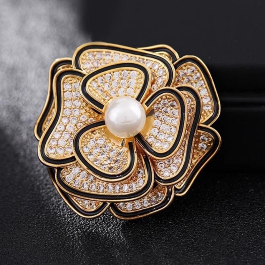 เข็มกลัด Camellia Rhyme หรูหรา