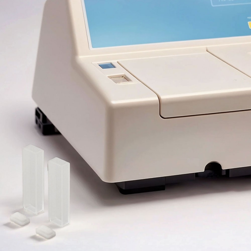 Quartz Cuvette Clear Quartz Material การส่งผ่าน UV เหนือ 80% ใช้ในห้องปฏิบัติการ