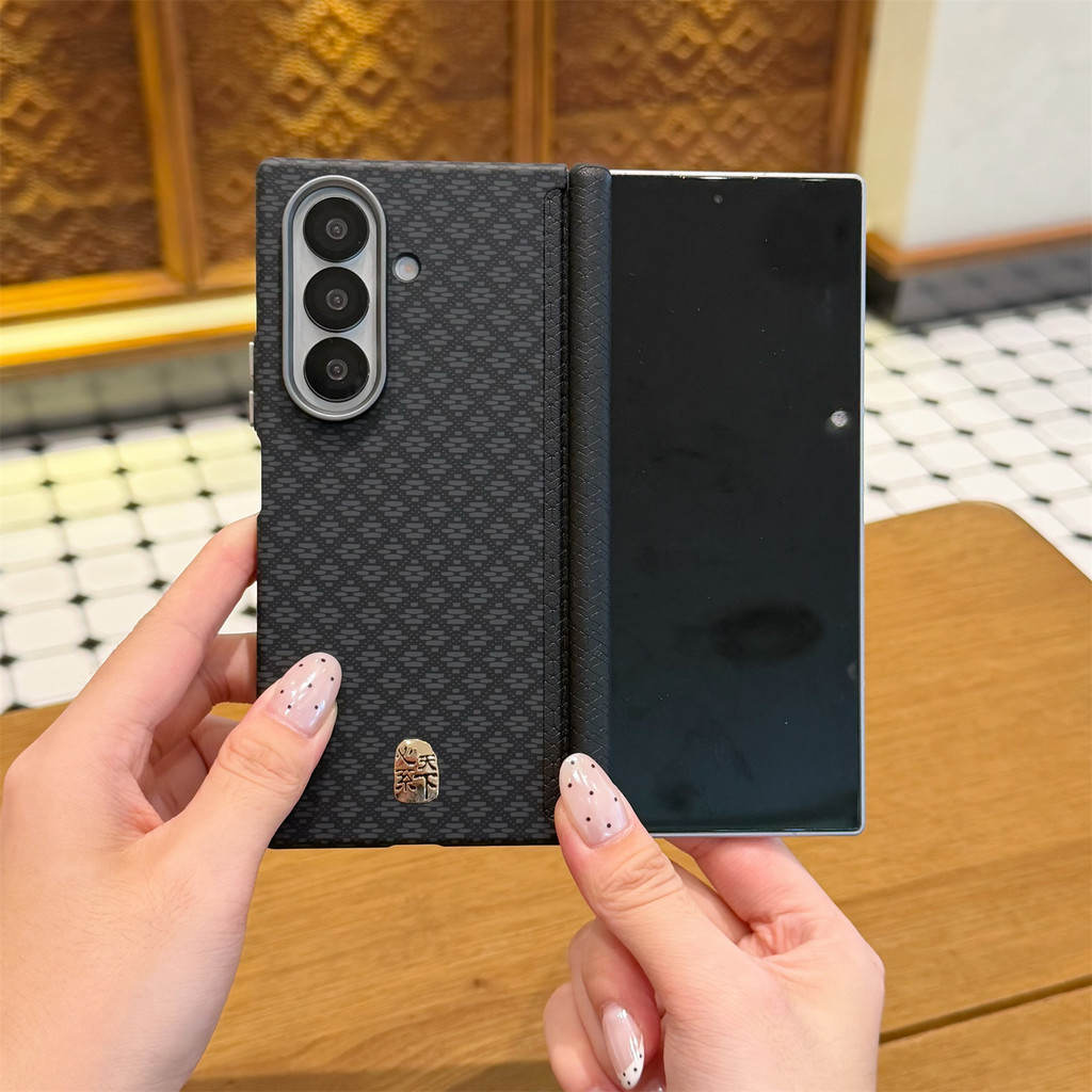 สําหรับ Samsung W25 เคสโทรศัพท์ zfold6 Dual Central Axis zfold7 Dual Central Axis W26 Kevlar สติกเกอ