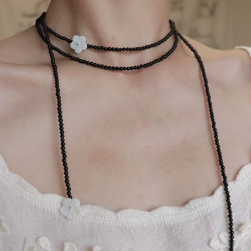 Diy Cool Feeling Camellia สีดําลูกปัดเสื้อกันหนาวอุปกรณ์เสริมฤดูใบไม้ร่วงฤดูหนาวสไตล์ใหม่สร้อยคอยาว 