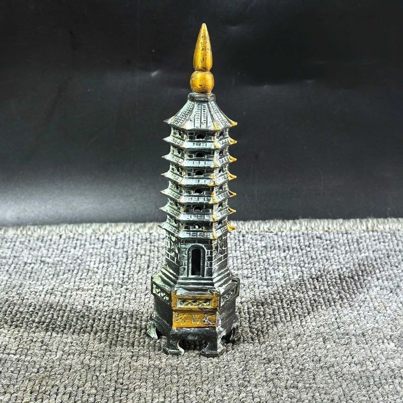 Gilt Bronze Wenchang Pagoda เครื่องประดับ Seven-Story Pagoda เครื่องประดับตกแต่งสํานักงานเครื่องประด