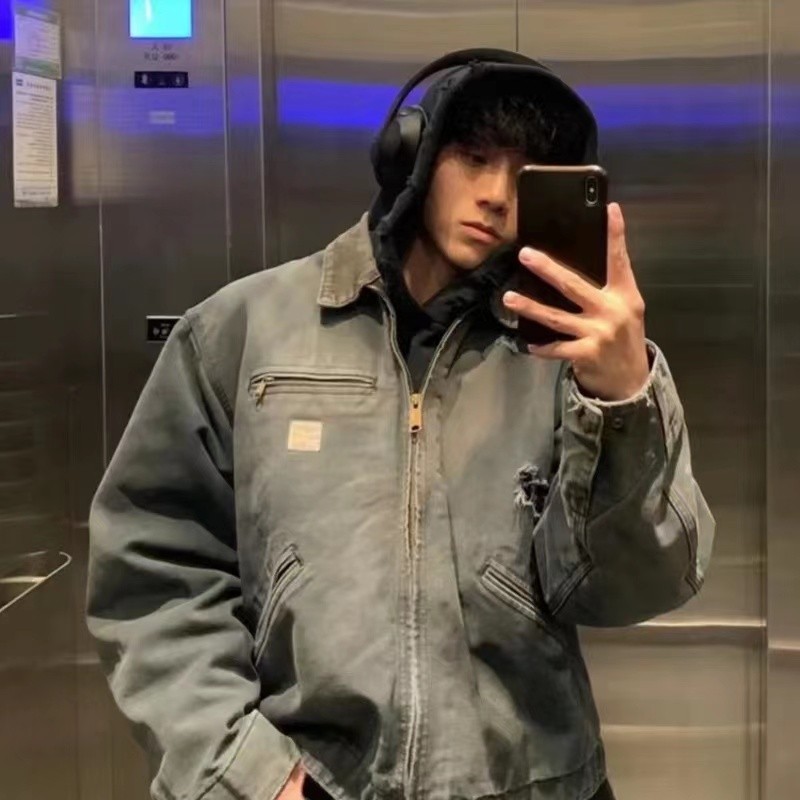 แจ็กเกตเดนิม Carhartt J97 Detroit Tooling สไตล์ฟิตเรียบร้อย