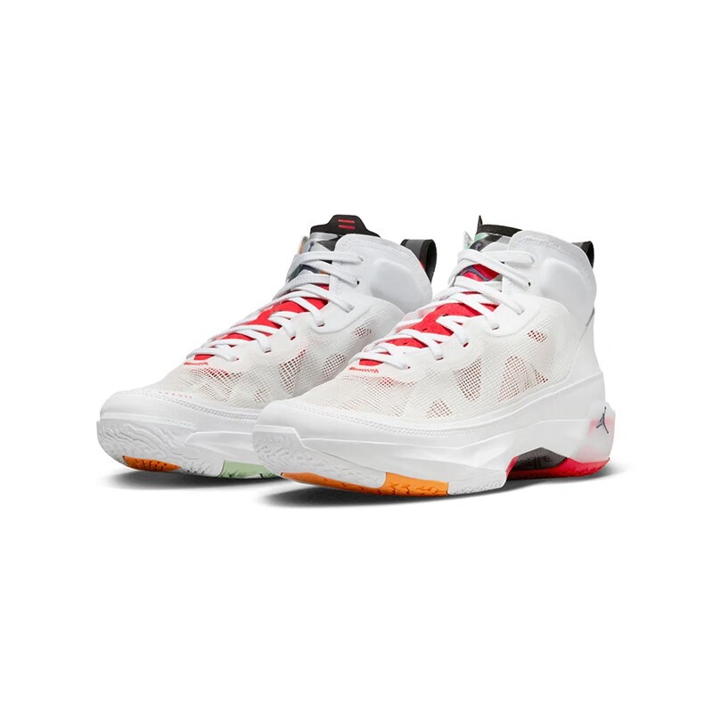 [ดําเนินการด้วยตนเอง] รองเท้าผู้ชายรองเท้ากีฬาสไตล์ใหม่ AIR JORDAN 37 รองเท้าบาสเก็ตบอลต่อสู้จริง DD