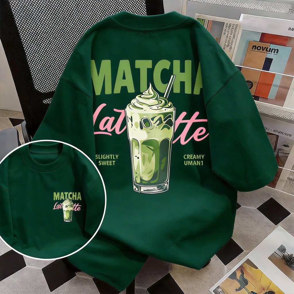 TEE·SHOP เสื้อยืด oversize เสื้อเท่ๆ เกาหลี "Matcha Latte " เสื้อแฟชั่นใ เกาหลีสไตล์ พิมพ์ลาย ผ้านิ่มใส่สบาย S-3XL COD