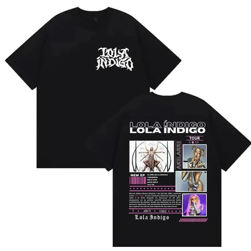 เสื้อยืดโอเวอร์ไซส์สองด้าน Lola Indigo 2026 Tour: โลโก้แบรนด์แบบตัวอักษรกอธิคด้านหน้า + แผงด้านหลังพ