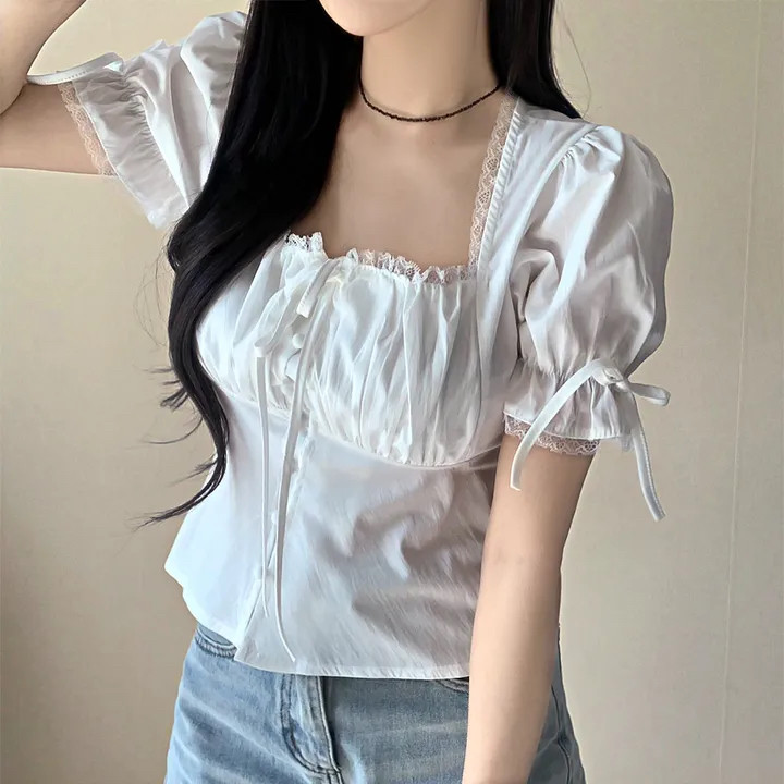 เสื้อลูกไม้แขนพองแขนสั้นสำหรับผู้หญิง แบบเกาหลี คอปักลูกไม้และมีเชือกรูด - รูปที่ 3