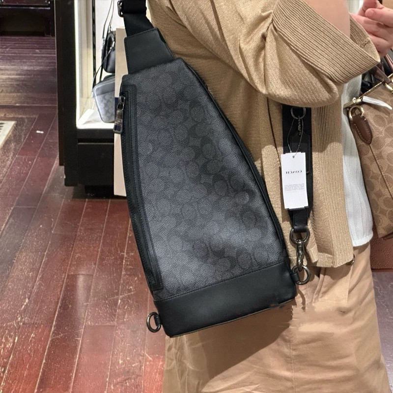 กระเป๋าผู้ชายสไตล์ใหม่ Dominic Dominic Mens Chest Bag กระเป๋าสะพายข้าง CY801