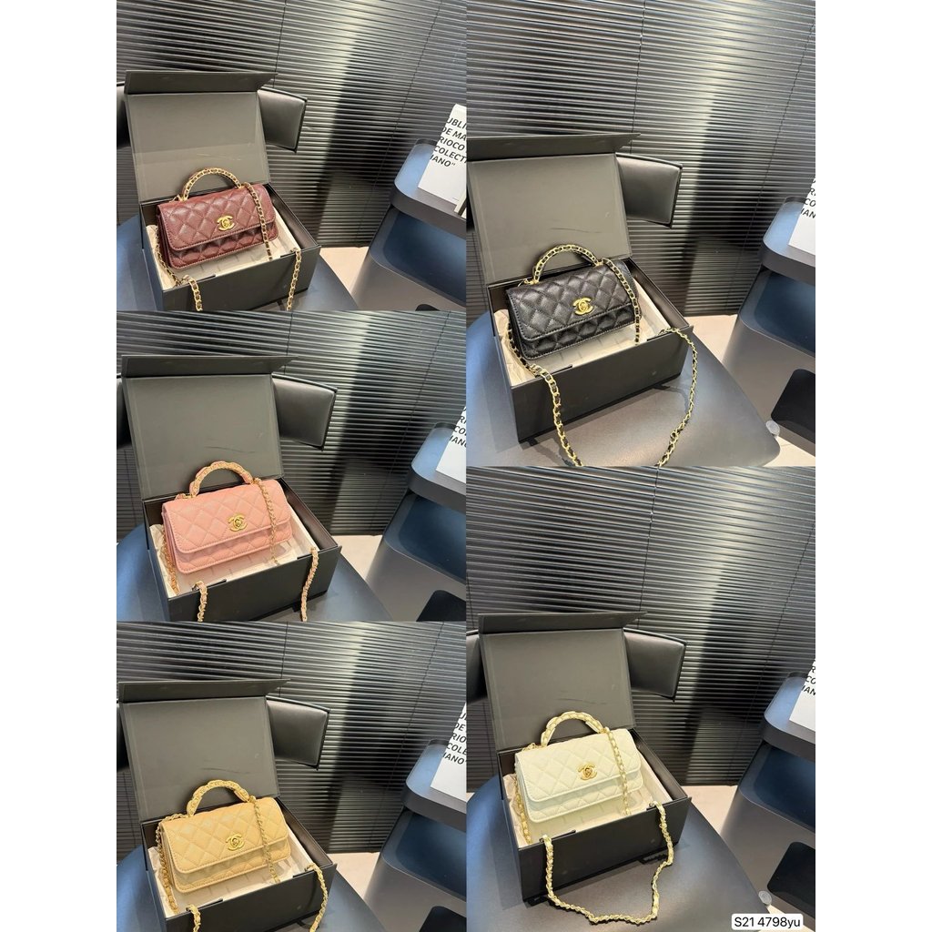 กระเป๋า CHANEL แบบถือและสะพายไหล่ มาพร้อมสายโซ่