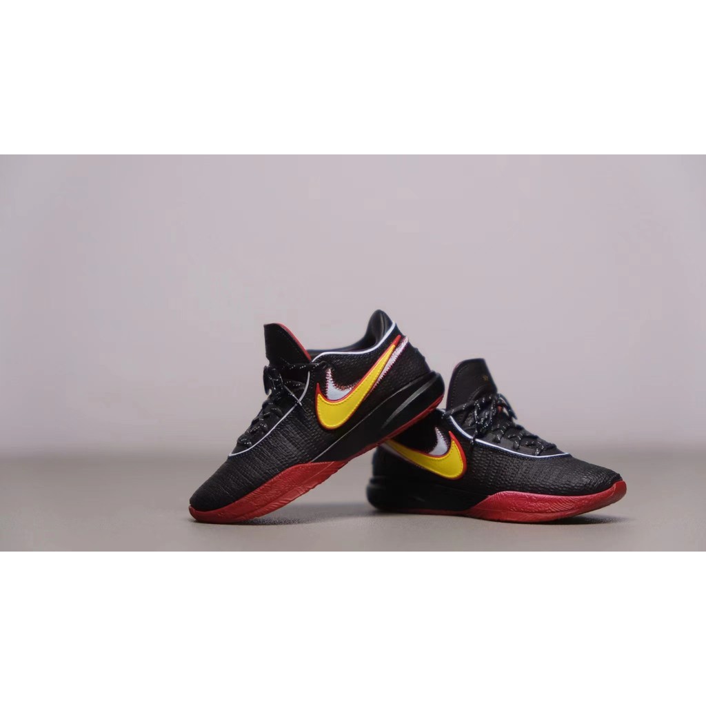 [Replenishing/Small Ready Stock] AOM 1/6LBJ20 First Launch/Black Red Color Matching Sneakers Non-ENT