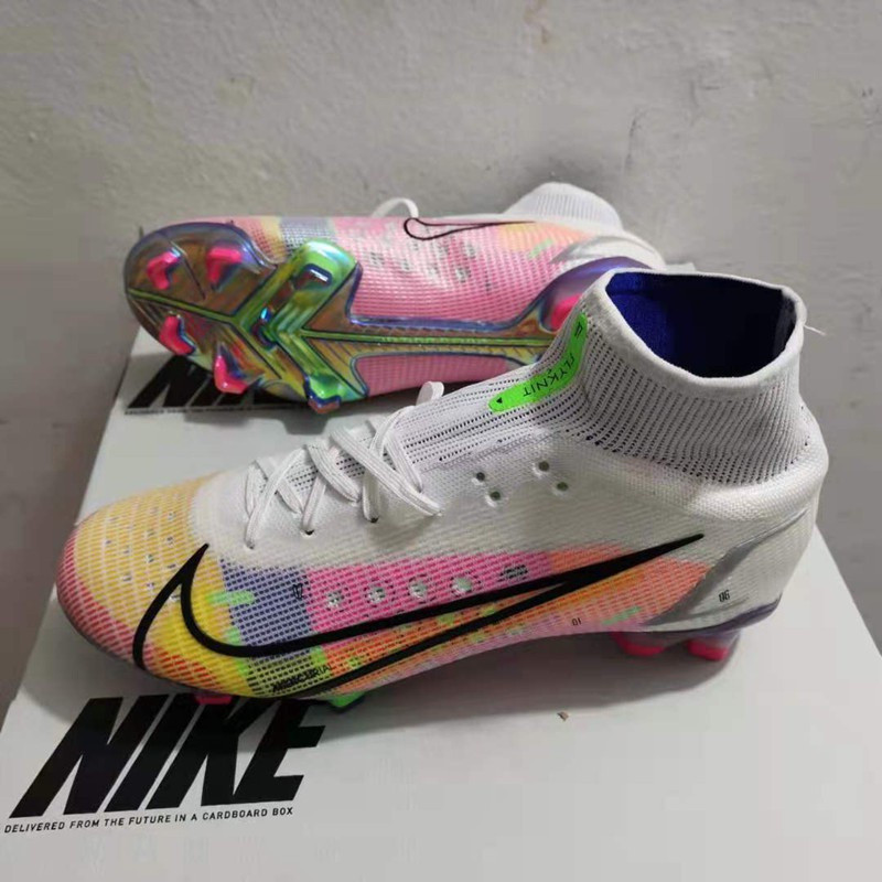 รองเท้าฟุตบอลสำหรับผู้ชาย Mercurial Superfly 8 และ CR7 Mercurial 14