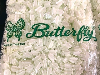 ดอกรัก ดอกรักปลอม ดอกรักพลาสติกสีอมเขียวตราbutterfly(1,600ดอก)