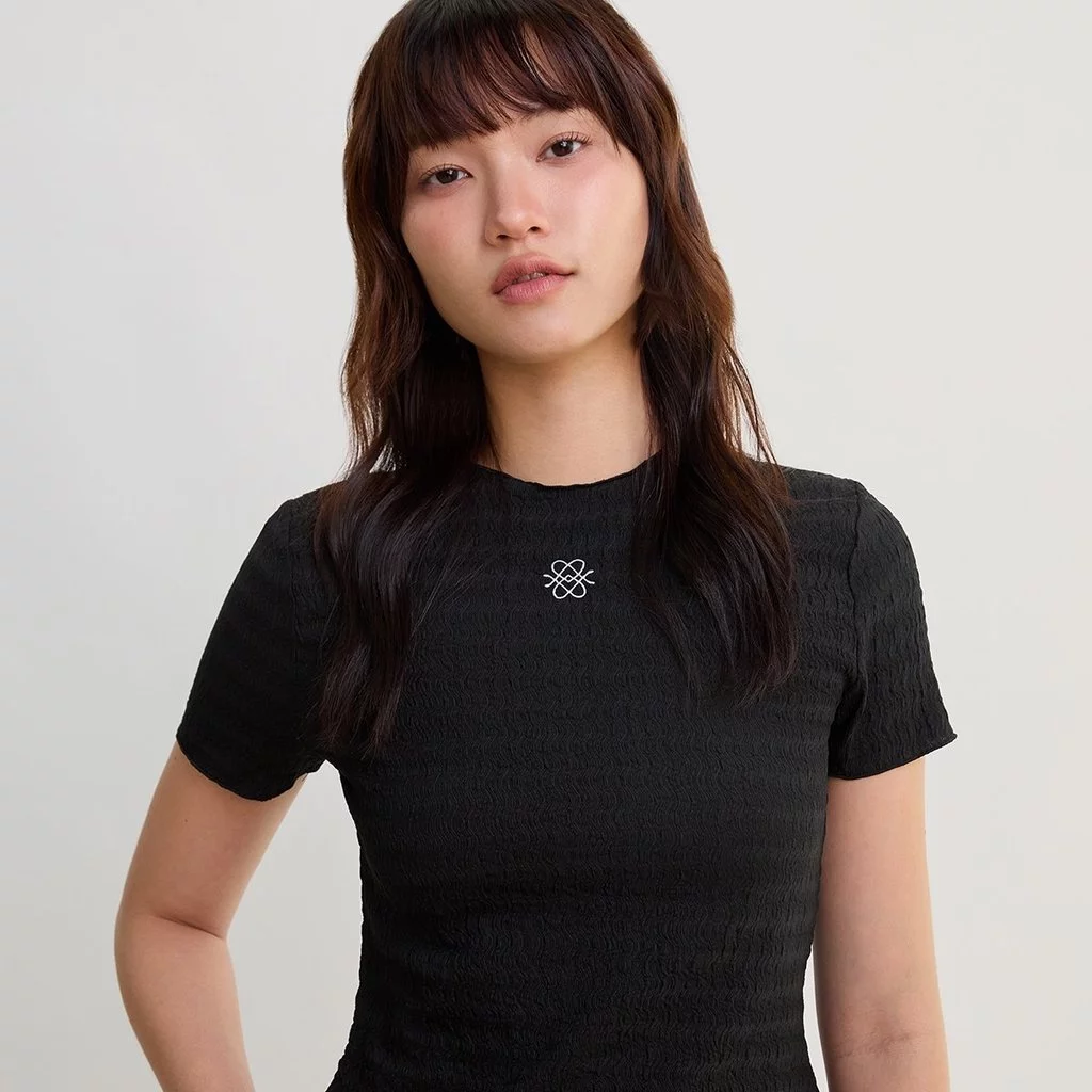 [Pomelo] เสื้อแขนสั้นดีเทลผ้าย่น / Short Sleeve Crinkled Top