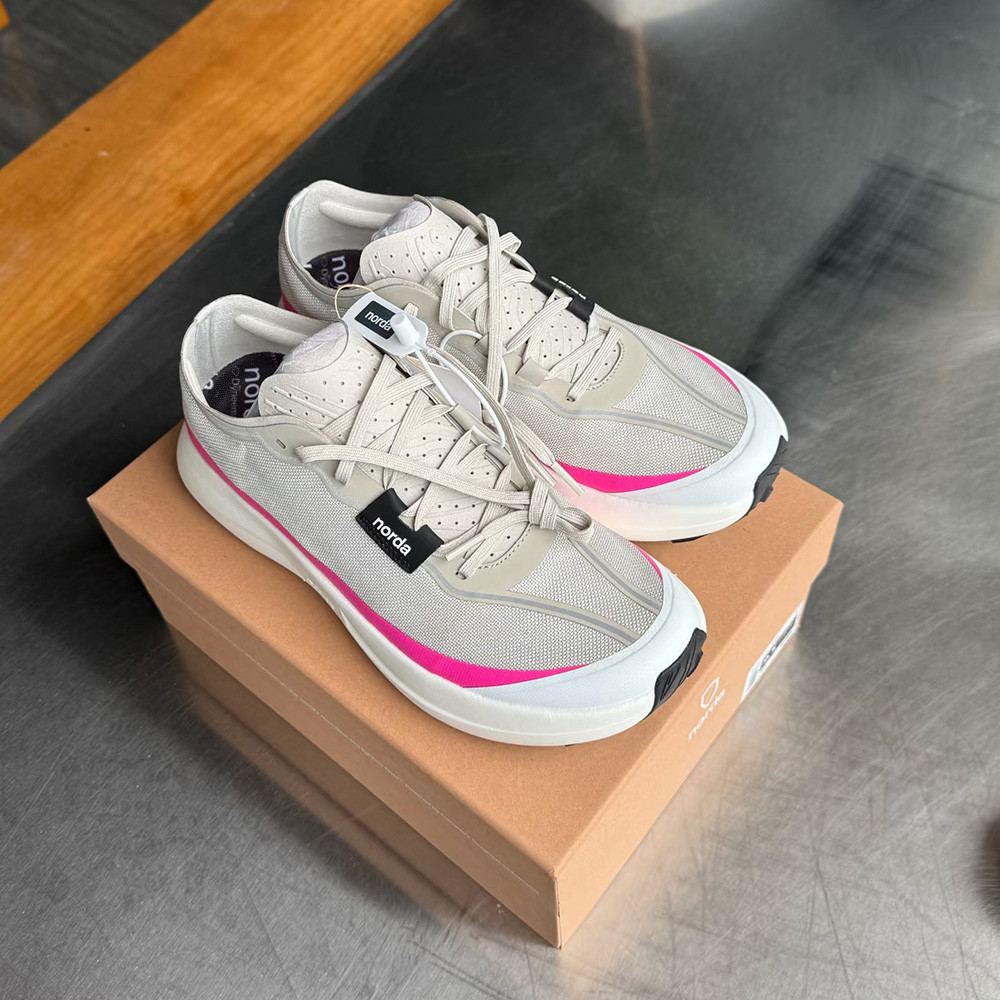 {การออกแบบล่าสุด} Norda 005 Low-Top Mens Pink Disney Cross Country Running Shoes เหมาะสําหรับกิจกรรม
