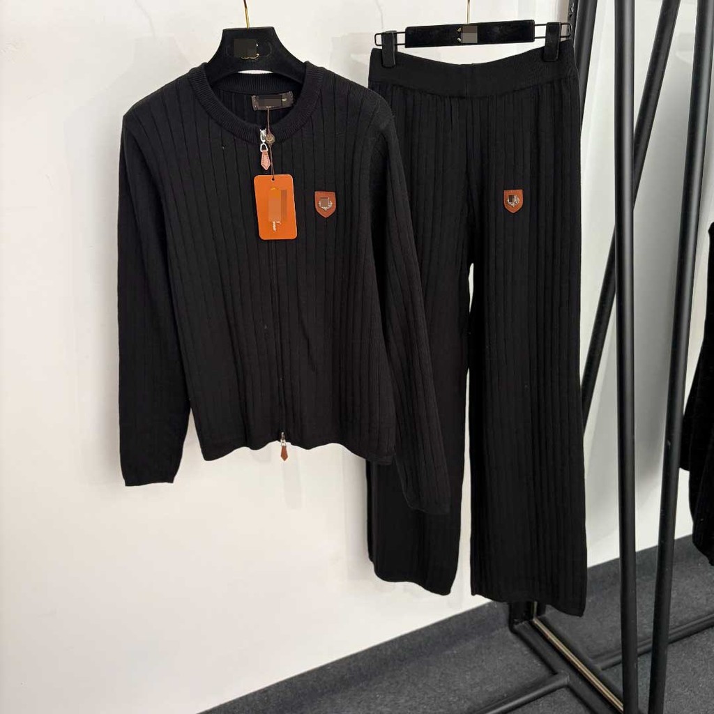 9D9O Lor* P*  Women's new knitted suit with badge and leather label, long-sleeve zip-up knitted card