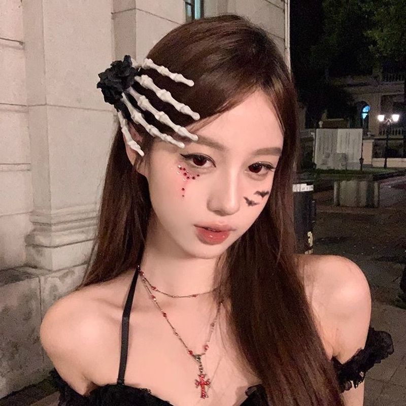 ฮาโลวีน Skull Claw Headdress สาว Gothic Hand Bone Niche ตลกที่ไม่ซ้ํากัน Big Devil Rose กิ๊บติดผมสีด