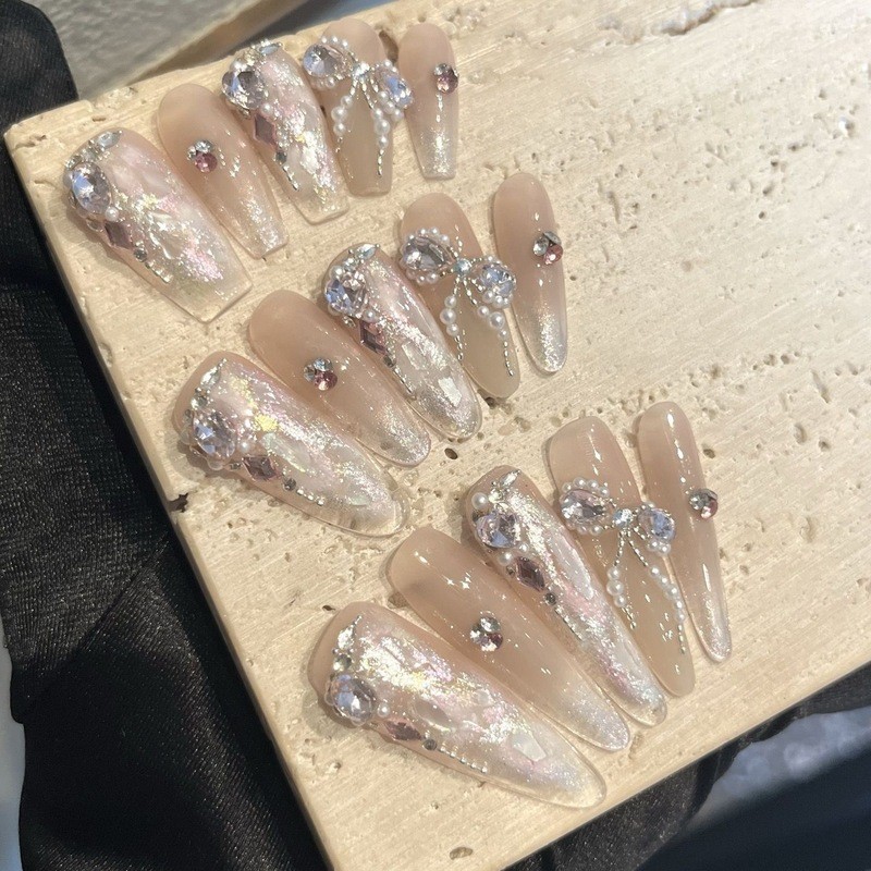 2026 Xiyao Handmade อารมณ์ Strobe บรรยากาศ High-End เล็บภาษาฝรั่งเศสคําหรูหรา Cat Eye Pure Handmade 