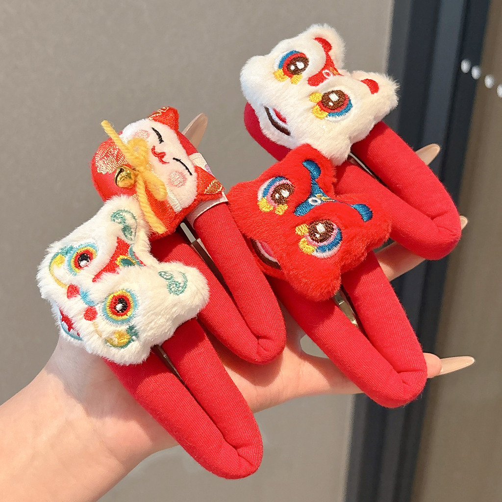 กิ๊บติดผมเต้นรําสิงโตตุ๊กตาสีแดงสําหรับผู้หญิงฤดูใบไม้ร่วงและฤดูหนาวด้านข้างคลิปหน้าม้าสาวหน้าผากBBคลิปเครื่องประดับผมสไตล์โบราณ