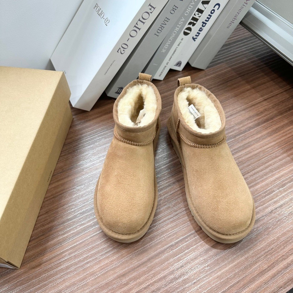 รองเท้าบู๊ต UGG Classic Mini หนังแกะและขนสัตว์คุณภาพสูง สำหรับทั้งผู้ชายและผู้หญิง มีให้เลือกถึง 5 ส