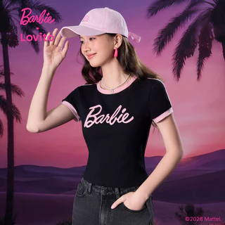 (New Arrival) Barbie™ X Lovito เสื้อยืดสีชมพูผู้หญิง ฤดูใบไม้ผลิ/ร้อน แขนสั้น คอกลม สีตัดกันและแถบข้าง เกาหลี อินเทรนด์ LBL5AD004