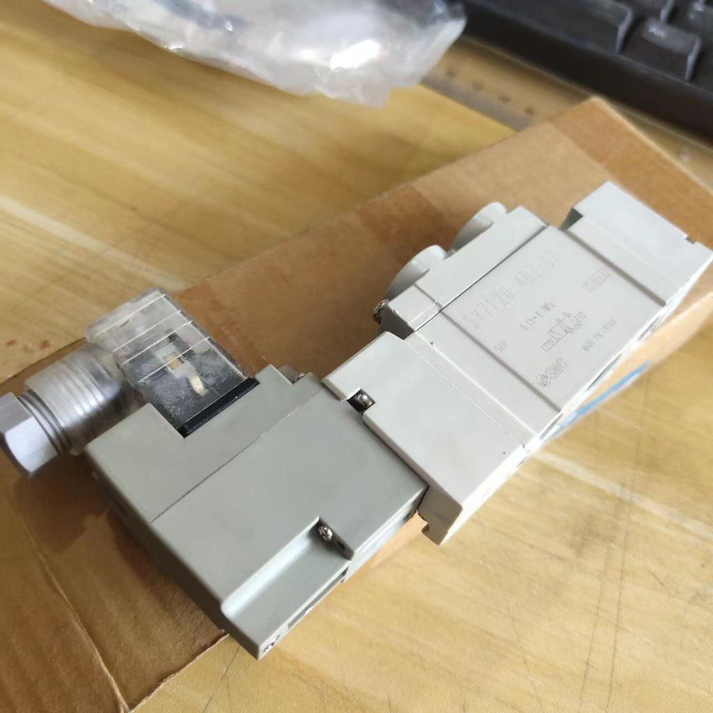 ญี่ปุ่นญี่ปุ่น SMC Solenoid วาล์ว SY5120-5LZD-01 SY5120-5LZ-01 SY5120-5L-01