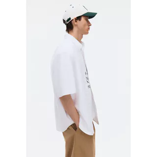 H&M(เอชแอนด์เอ็ม) เสื้อเชิ้ตอ็อกซ์ฟอร์ดแขนสั้นทรงสบาย Men Relaxed Fit Short-sleeved Oxford shirt 1332299_1