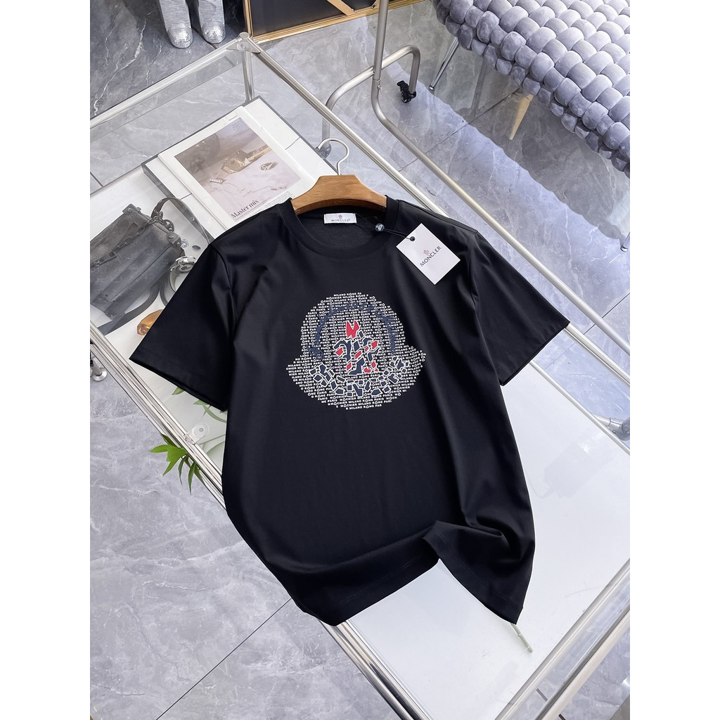 Moncler/Moncler 2026 คลาสสิกรอบคอแขนสั้นเสื้อยืดผู้ชายผู้หญิงสไตล์ฤดูใบไม้ผลิฤดูใบไม้ร่วง High-End ก