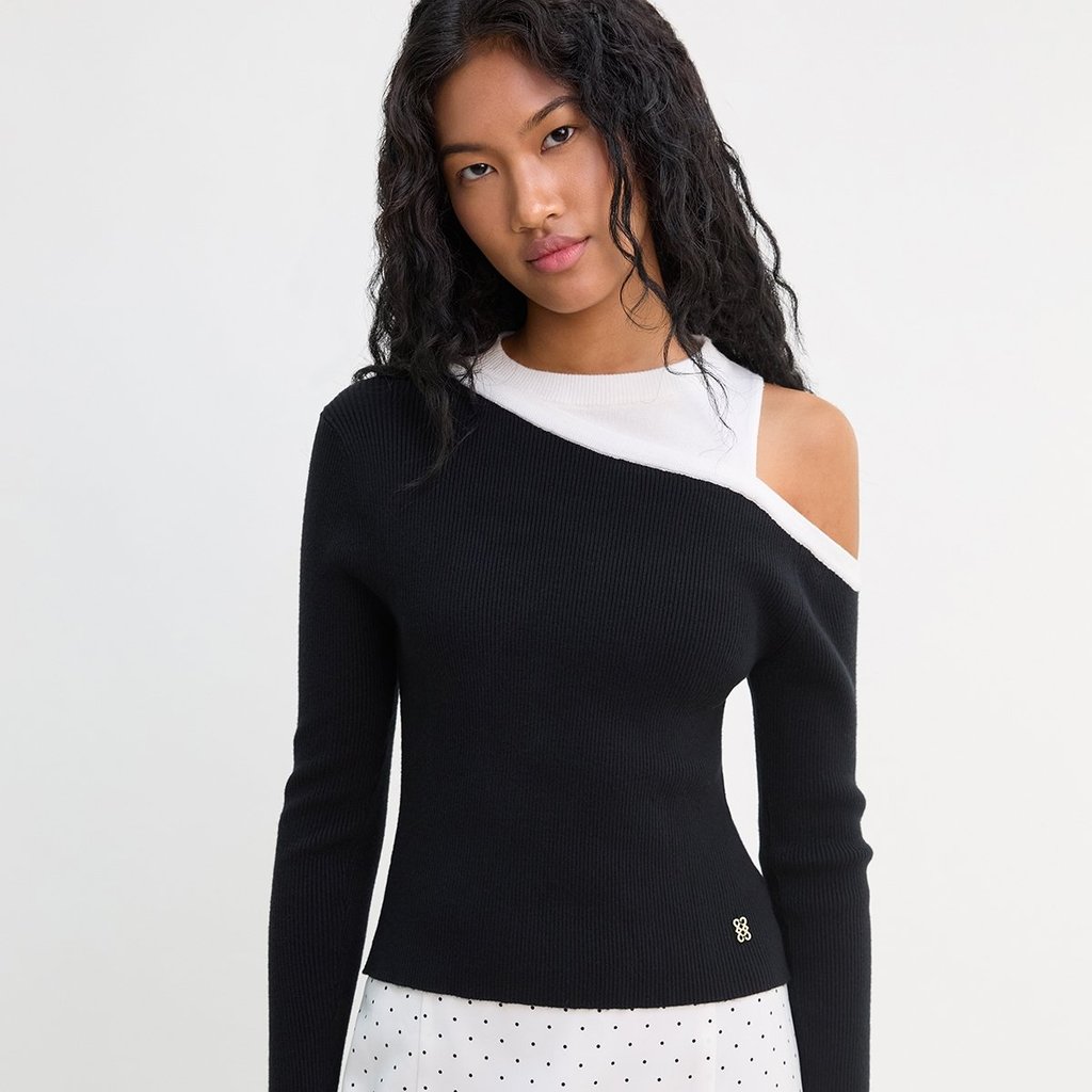 [Pomelo] เสื้อถักแขนกุดทรงเปิดไหล่ไม่สมมาตร / Asymmetric Cut-Out Shoulder Knit Top