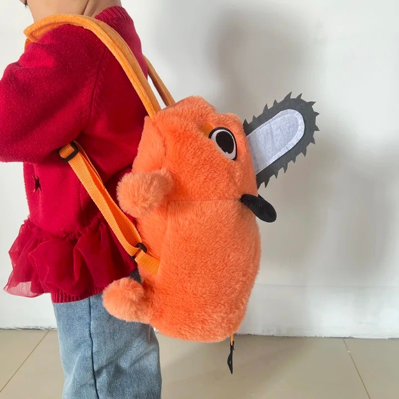 Kawaii Chainsaw Man Pochita Plush รองเท้าแตะ Pochita Peluche กระเป๋านักเรียนตุ๊กตากระเป๋าเป้สะพายหลั