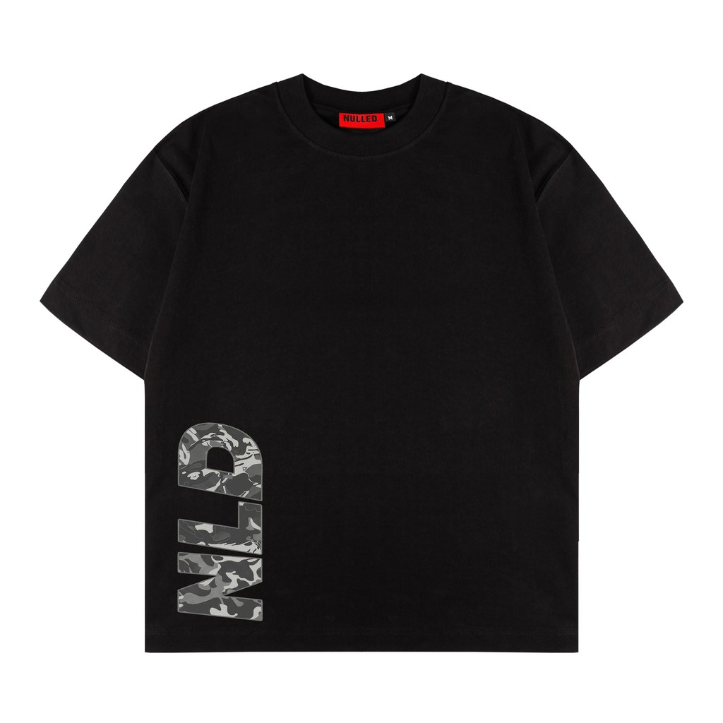 NULLED Side NLD Pattern Tee เสื้อยืดสีดําทรงกล่องสําหรับผู้ชายและผู้หญิง | N-T3150-N-T00-D