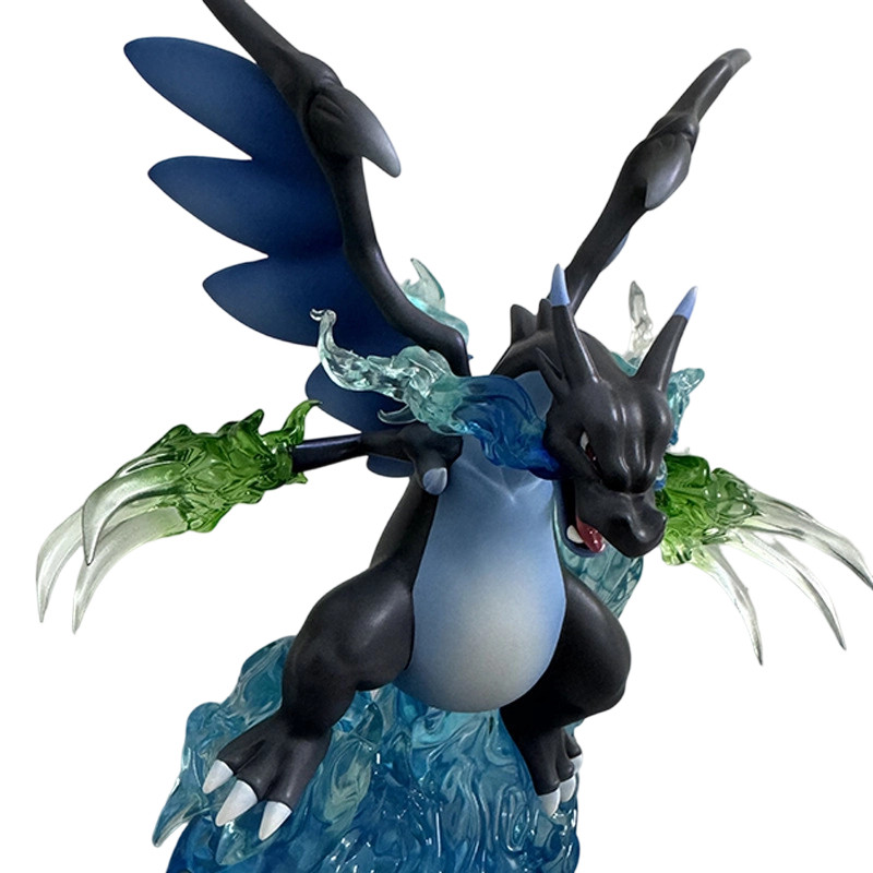 อะนิเมะ Merchandise Four-Leaf Clover Charizard Evolution ชุด Black Dragon Desktop GK รุ่นสะสมของเล่น