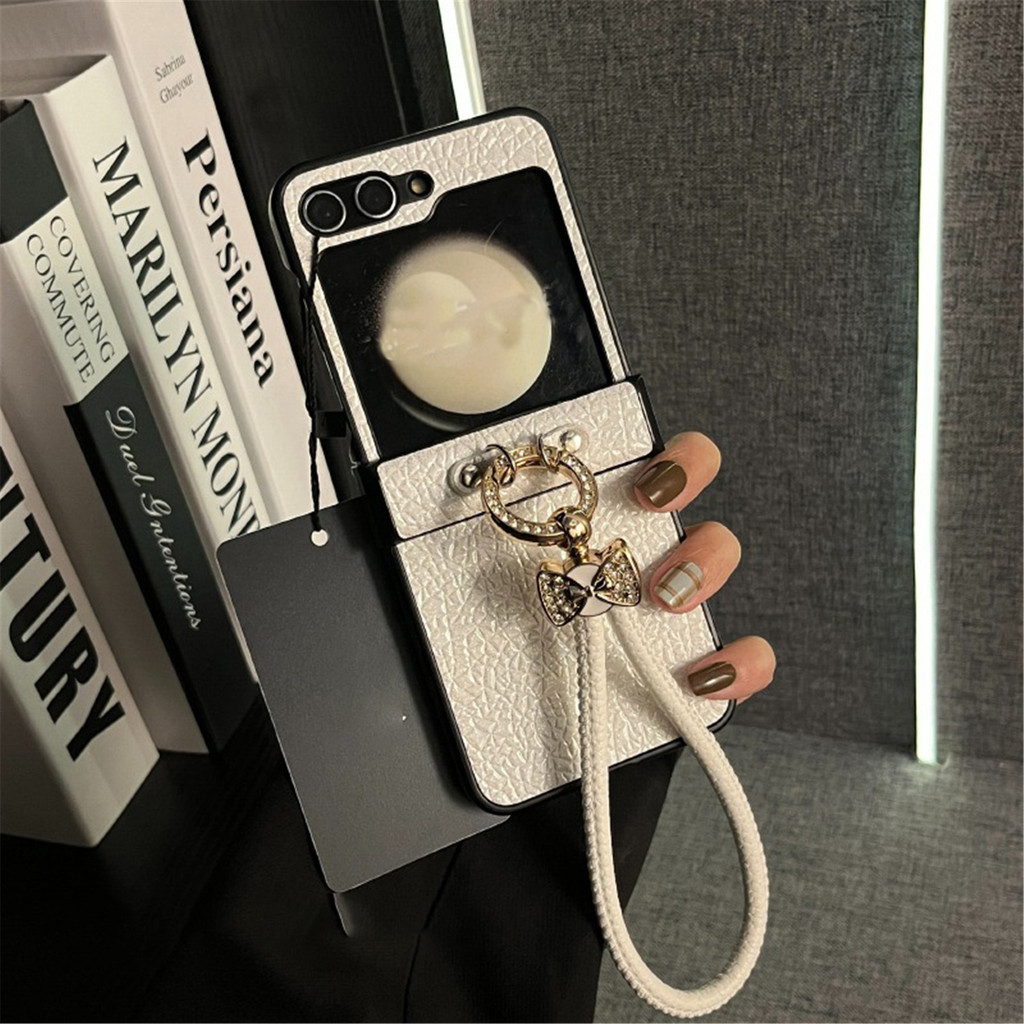 LUKEN LUKEN เกาหลี Clemence เคสโทรศัพท์แหวนแวววาวสร้อยข้อมือหนังสําหรับ Samsung Galaxy Z Flip 7 6 Z 