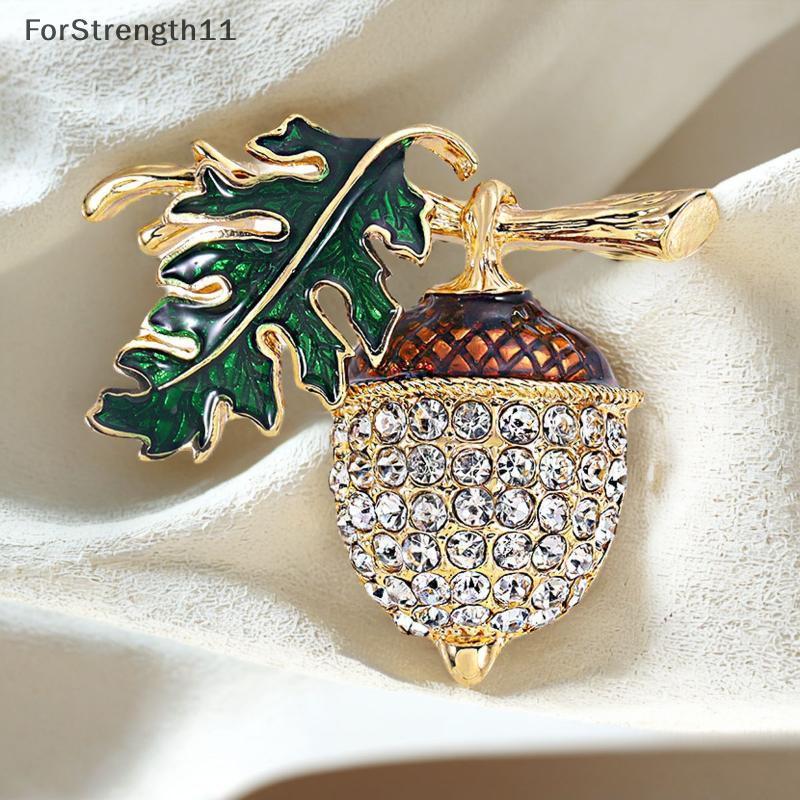 เข็มกลัดแฟชั่นสำหรับเสื้อผ้า Rhinestone และ Cedar Nut พร้อมสร้อยคอและกำไล