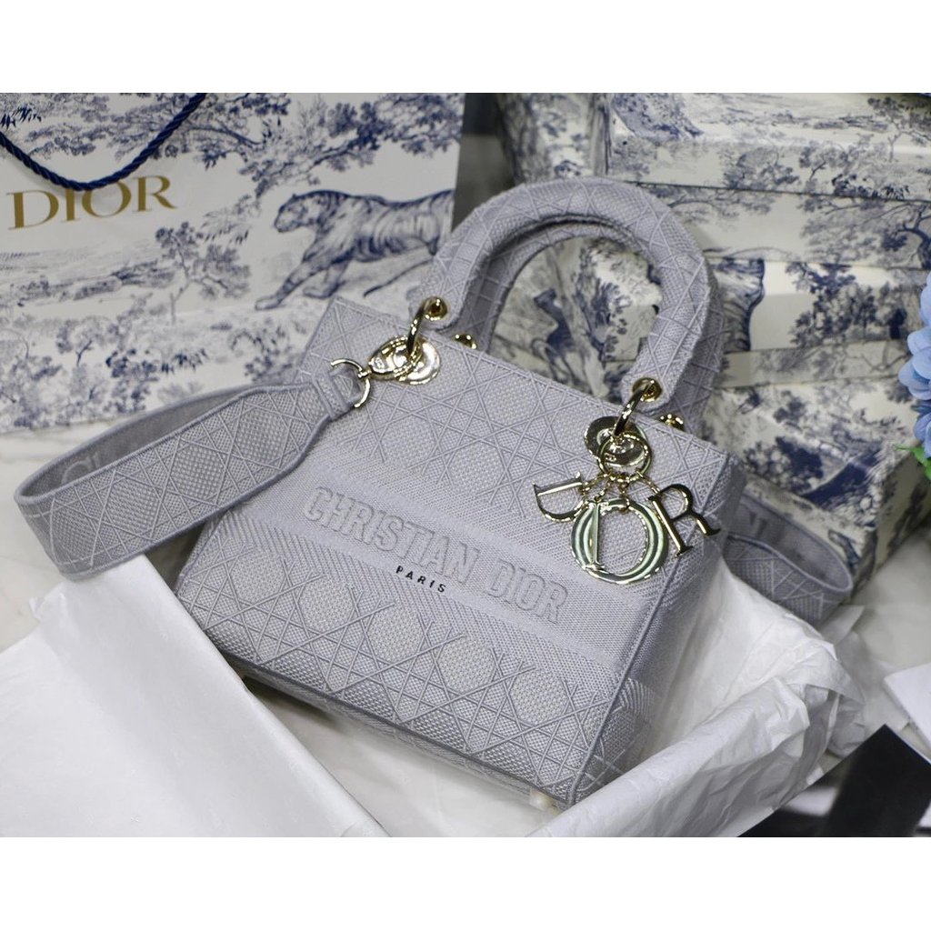 DIOR Dior Lady Dior ปักเพชร Dior Bag Five Grid Size: 24 * 20 * 11