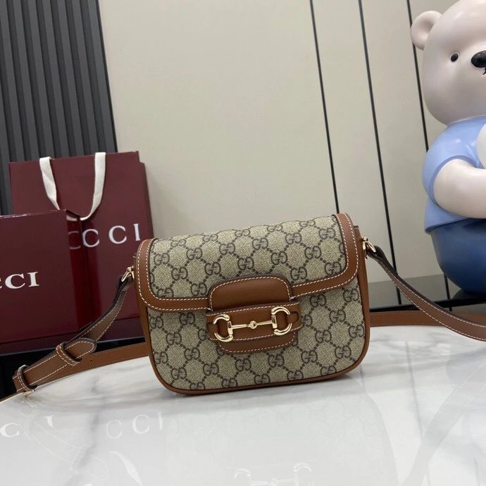 GuCCI Classic กระเป๋าสะพาย Baguette Bag & กระเป๋าถือ Saddle Bag FHR4