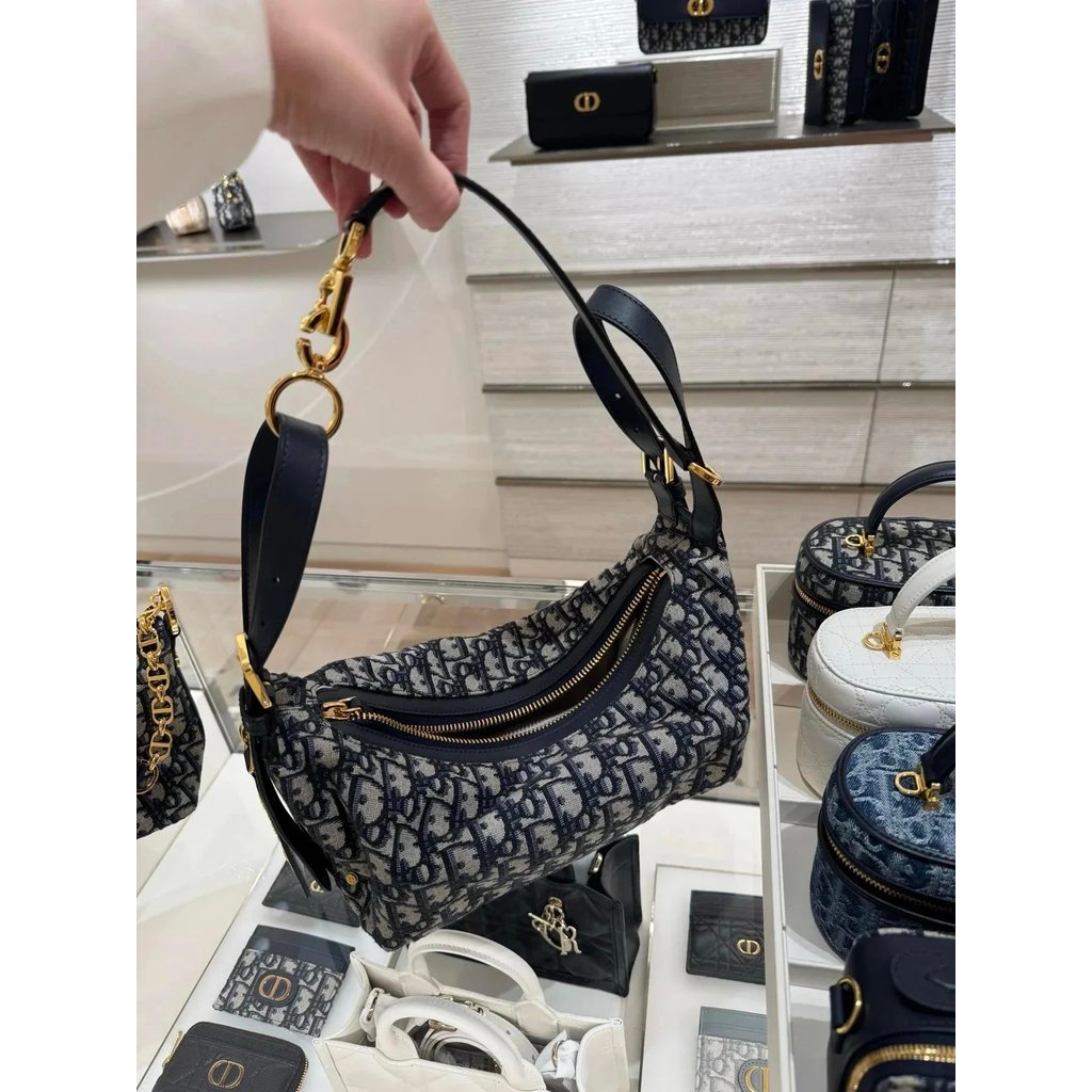 DIOR [Town Store Channel Goods Original Leather Original Hardware Exclusive Zp Coding Chip] Bag New 