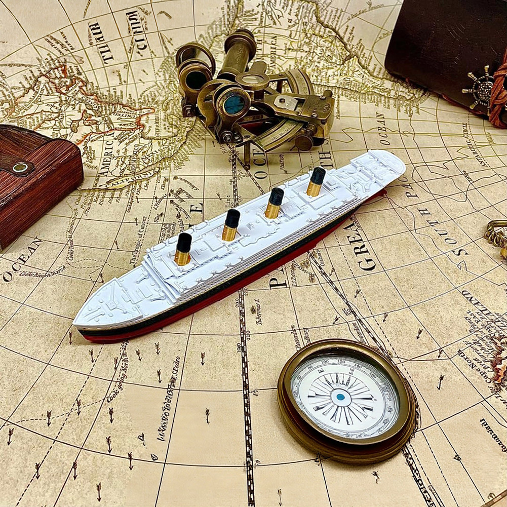 Split In Half Titanic Bath Boat Pool Toy Engaging STEM Educational Puzzle. สื่อการสอนห้องเรียนประวัต