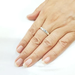 Memorine Jewelry แหวนเงินแท้ 925 ฝังเพชรสวิส (CZ) : SR164