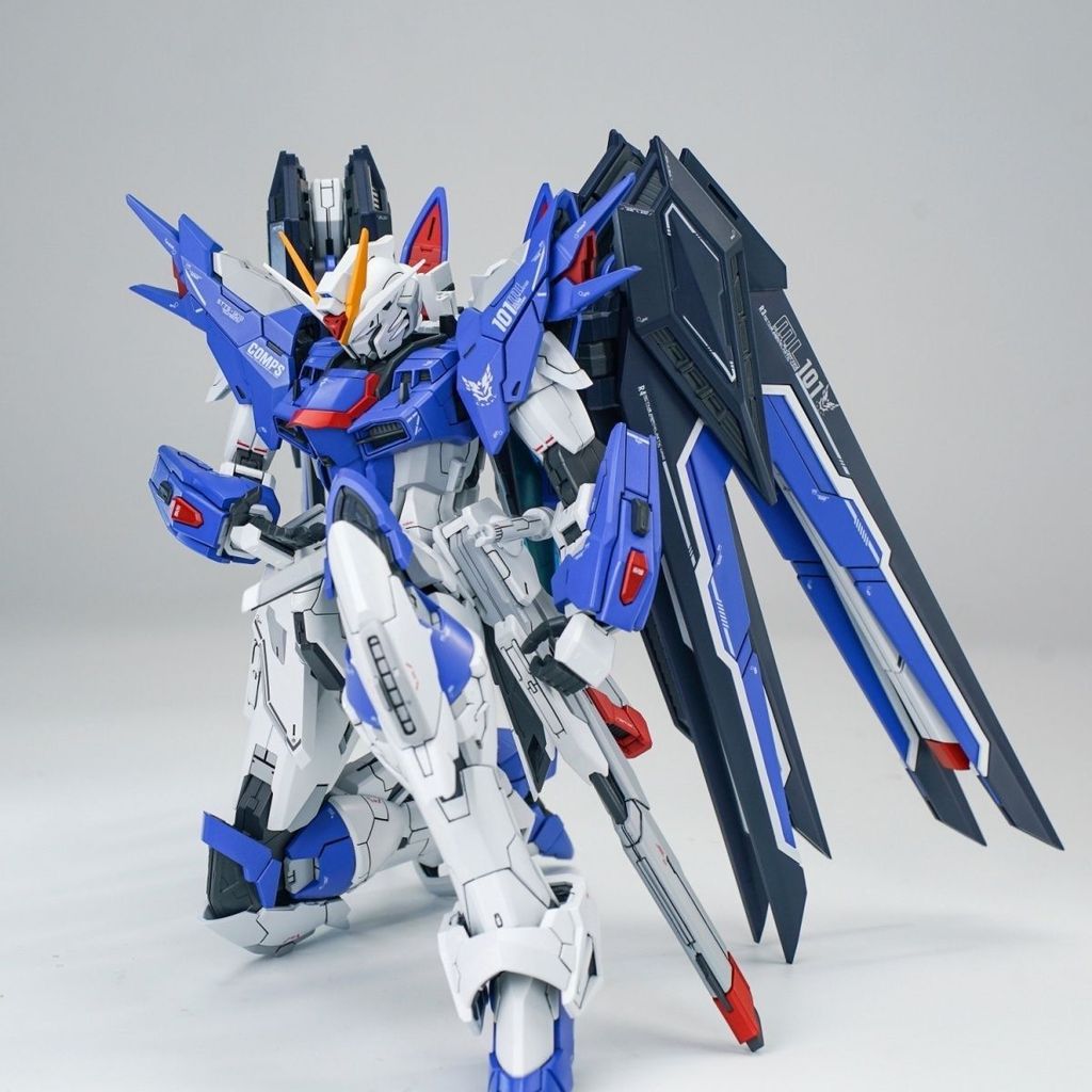 God Horse Model Blue Knight Rising Freedom 1/100 Assembly Model Knight Rising Freedom Mecha Flying R