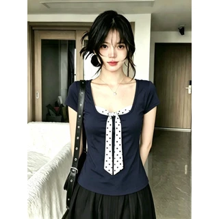 Hotgirl พร้อมส่ง เสื้อยืดแขนสั้นสองชิ้นสำหรับผู้หญิง เสื้อยืดทรงเข้ารูปสวยงาม ดีไซน์ผูกเชือกแบบลายจุดสไตล์เกาหลี