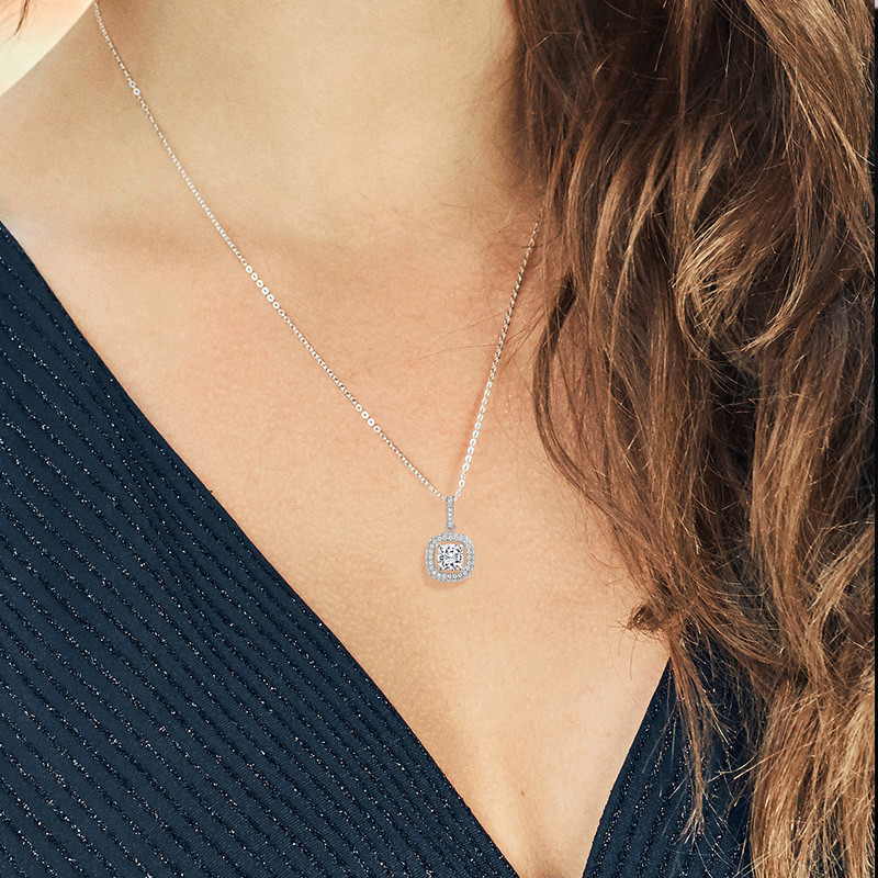 GSK สร้อยคอเงินแท้ S925 ประดับ Moissanite สังเคราะห์ 1.4 ct ดีไซน์คลาวิคอล เชิดชูความหรูหราในฤดูร้อน