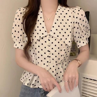Red Berry เสื้อชีฟองลายจุดแขนพองคอตุ๊กตาอ้วนเล็กน้อยแขนสั้นเสื้อเชิ้ตทรงสลิม 99139