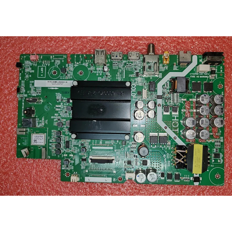 40-6RT51M-MAD2HG M8-6RT51D5-MA200CK ภาพถ่ายทางกายภาพของเมนบอร์ดทีวีสามในหนึ่งเดียว