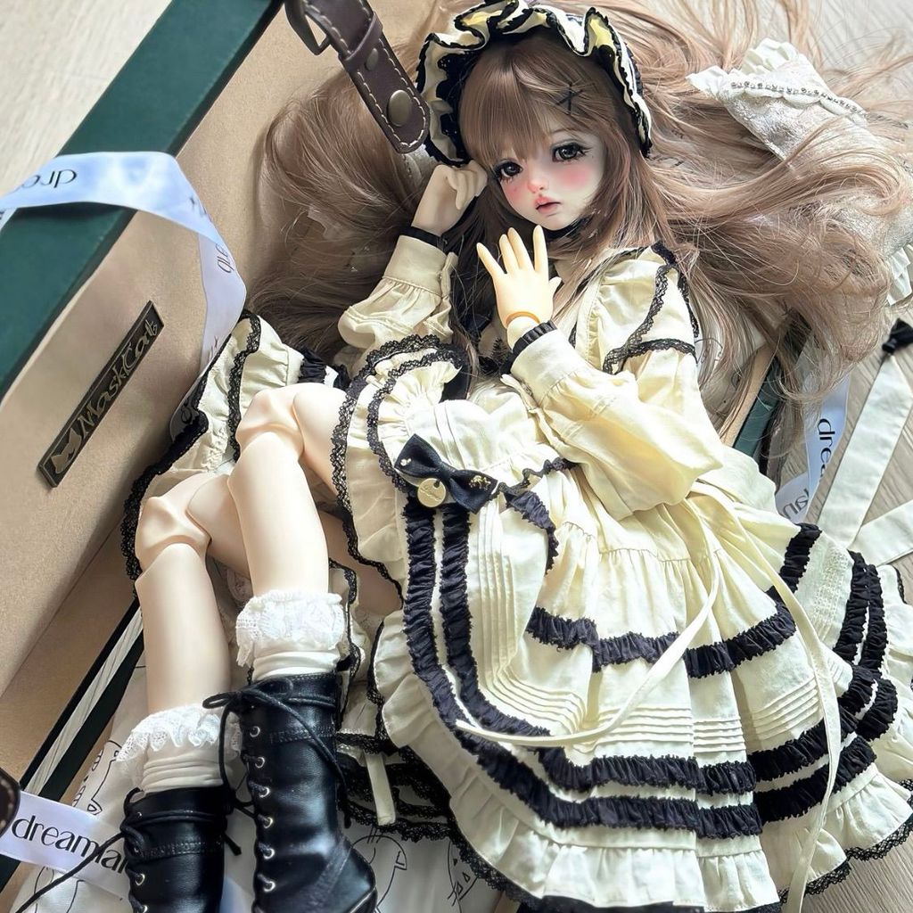 สไตล์โมเดิร์นประณีตตุ๊กตามูลค่าสูง Influencer ตุ๊กตา bjd ครบชุด 6 จุด Full Body เปลี่ยนได้ Mystery กล่องของขวัญ