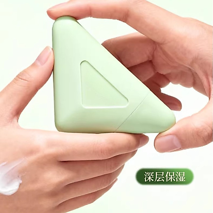 ครีมทามือให้ความชุ่มชื้น 50มล. กลิ่นหอมไอริส
