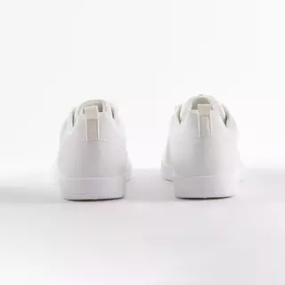 Decathlon Men'S Tennis Shoes รองเท้าเทนนิสผู้ชายสำหรับพื้นสนามหลายประเภท รุ่น Essential - White