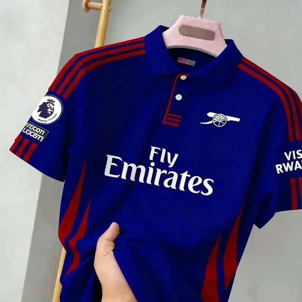 เสื้อโปโลผู้ชาย Arsenna Fan.เสื้อยืดชายดีไซน์คลาสสิกโลโก้ที่แขนมีแถบด้านข้าง สามารถใช้เสื้อยืดโปโล As สวมใส่สบายในเวลาใดๆ