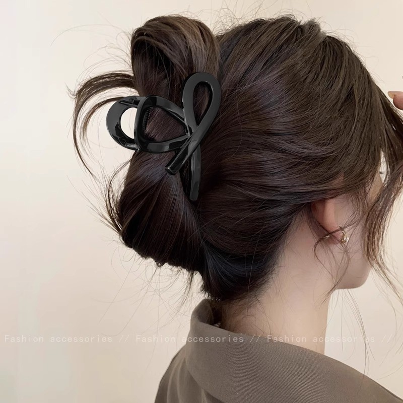 คลิปกรงเล็บผมฉลามโบว์เรียบง่ายหรูหราแฟชั่นอเนกประสงค์ Barrettes สําหรับผู้หญิงด้านหลังหัว Updo และทรงผมแบบครึ่งขึ้น