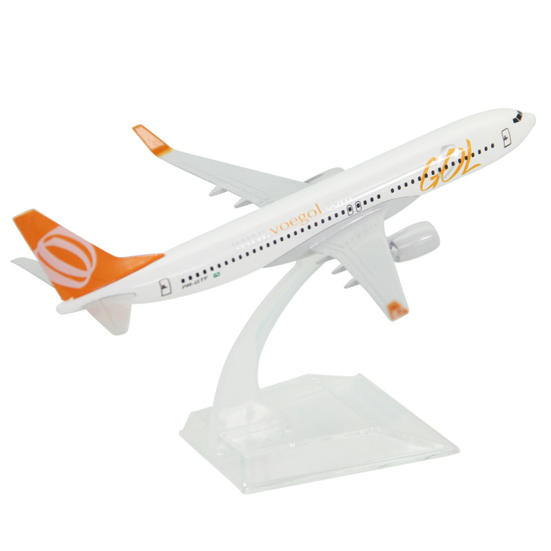 โลหะผสมจําลองเครื่องบิน Boeing B737-800 บราซิล GOL Airliner ของขวัญเครื่องประดับ 16 ซม.